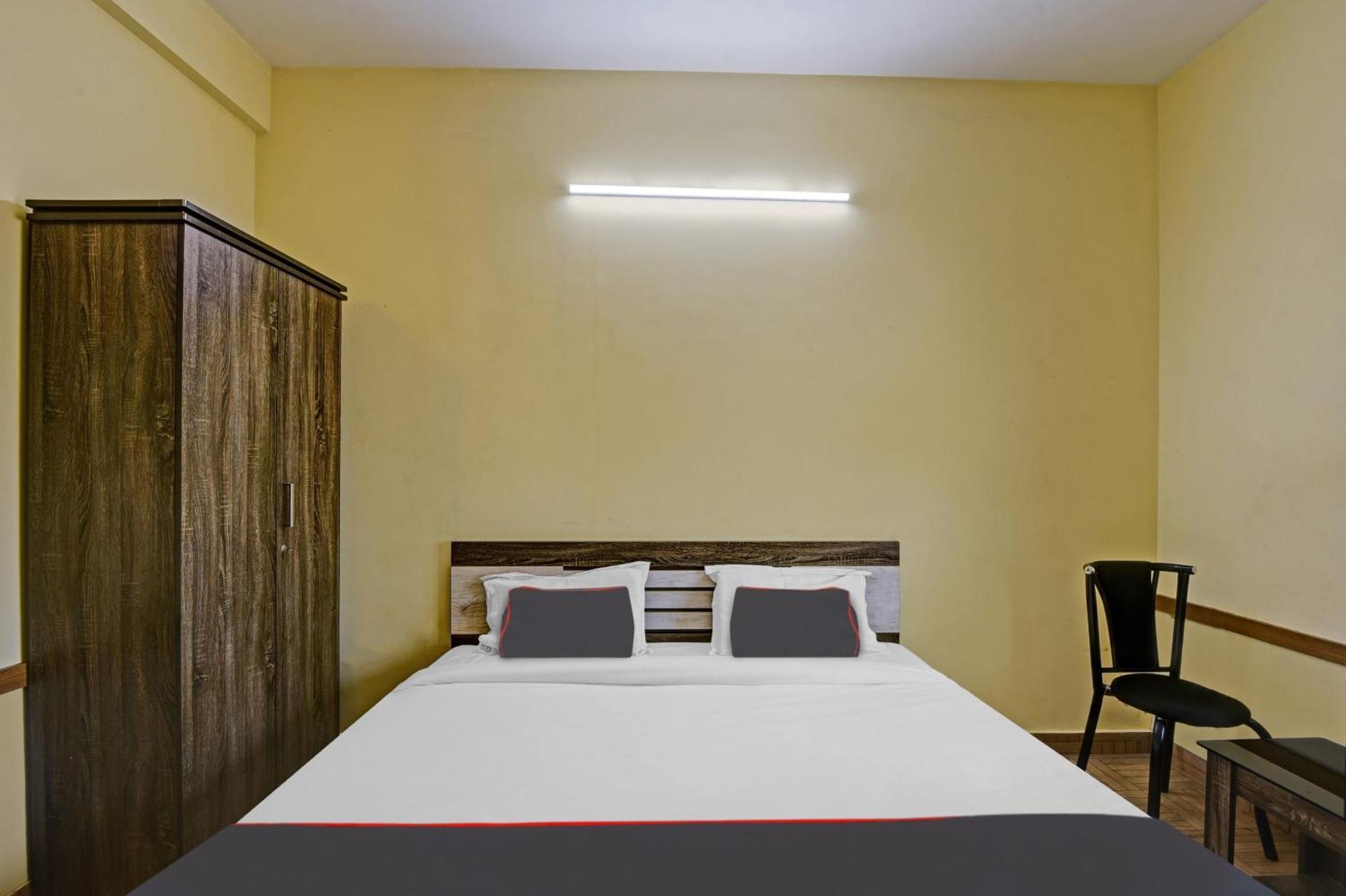 Collection O Express Suites Kakkayam Exterior photo