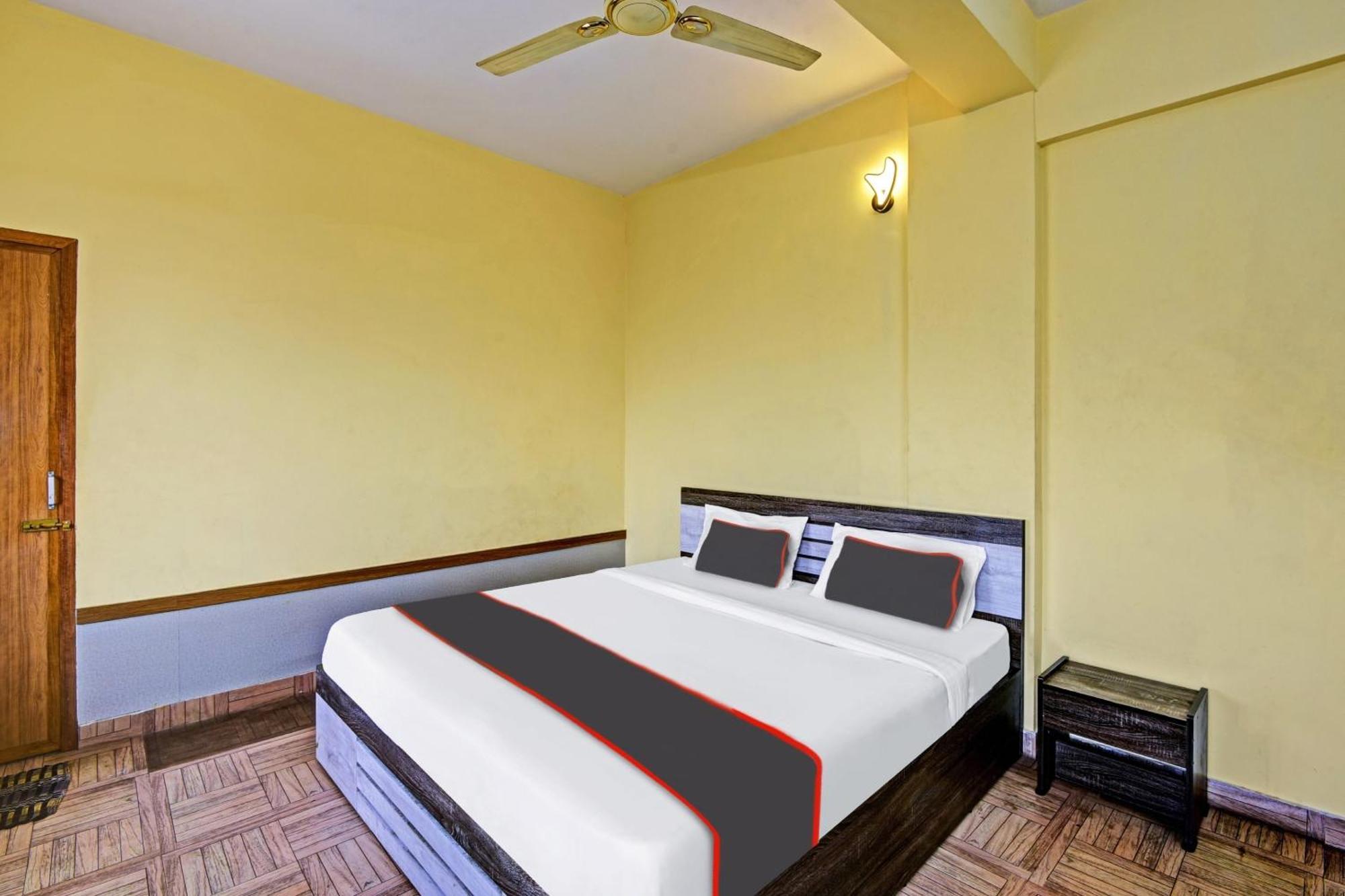 Collection O Express Suites Kakkayam Exterior photo